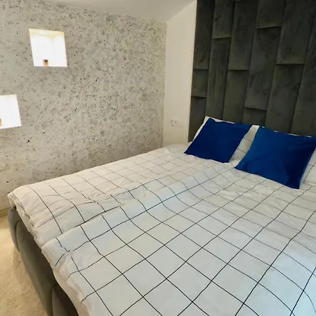 דירה Forest Light פמפורובו